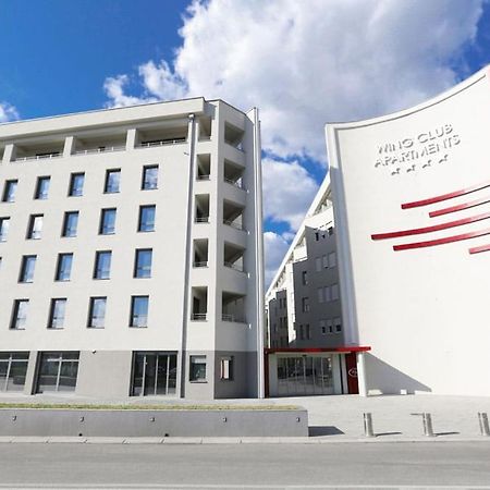 Dobi Apartmani Wing Ягодина Екстериор снимка