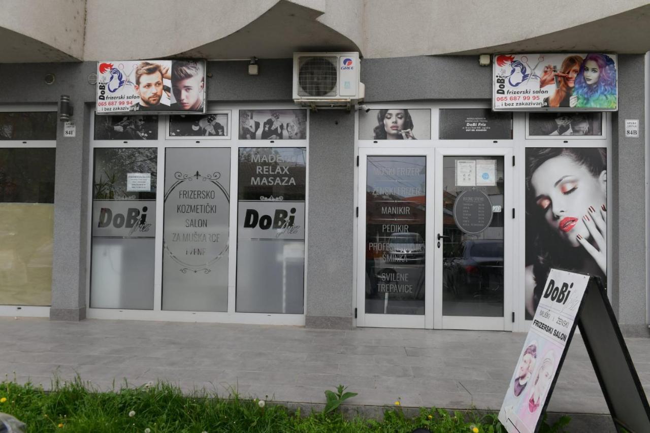 Dobi Apartmani Wing Ягодина Екстериор снимка