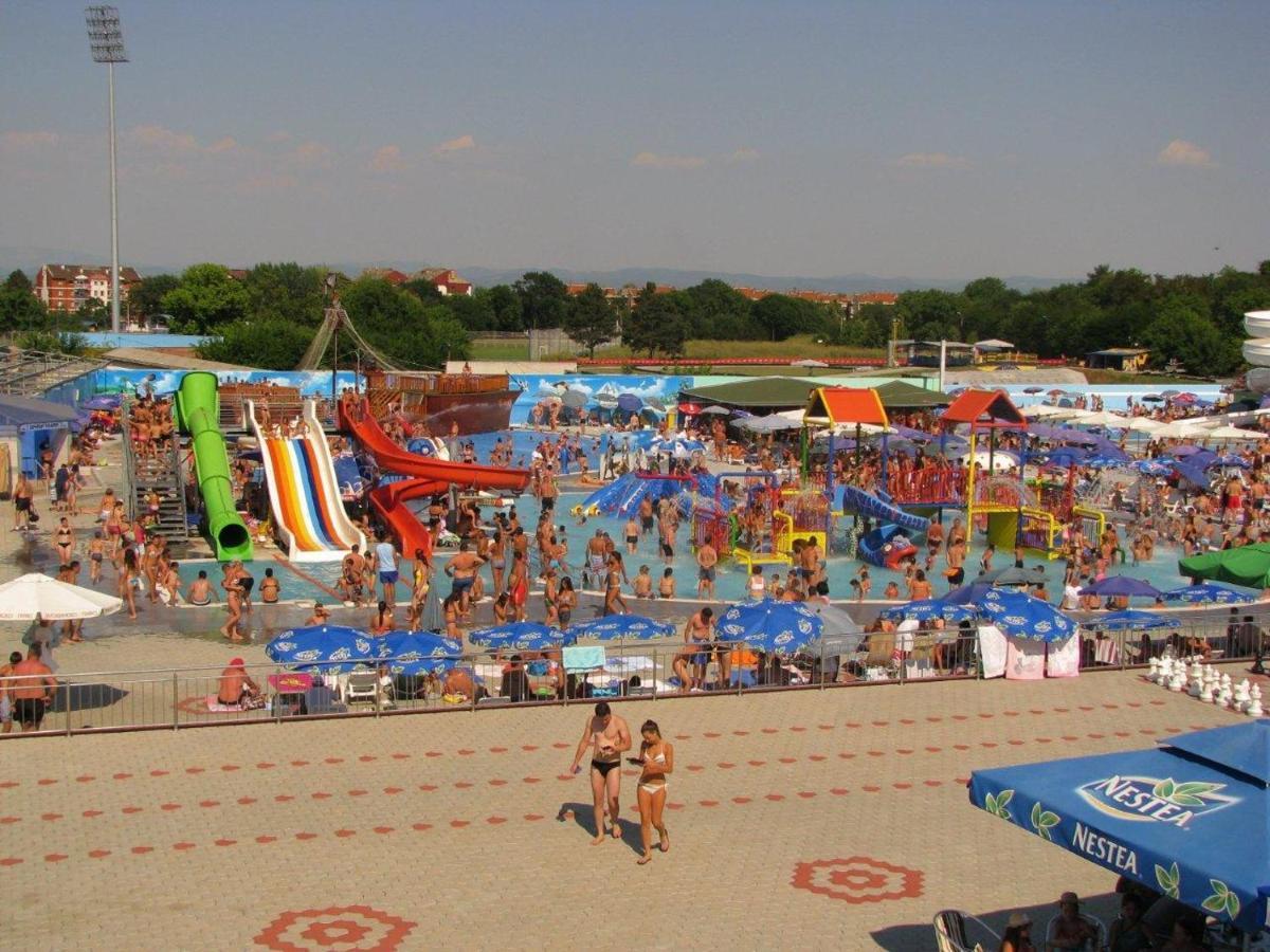 Dobi Apartmani Wing Ягодина Екстериор снимка
