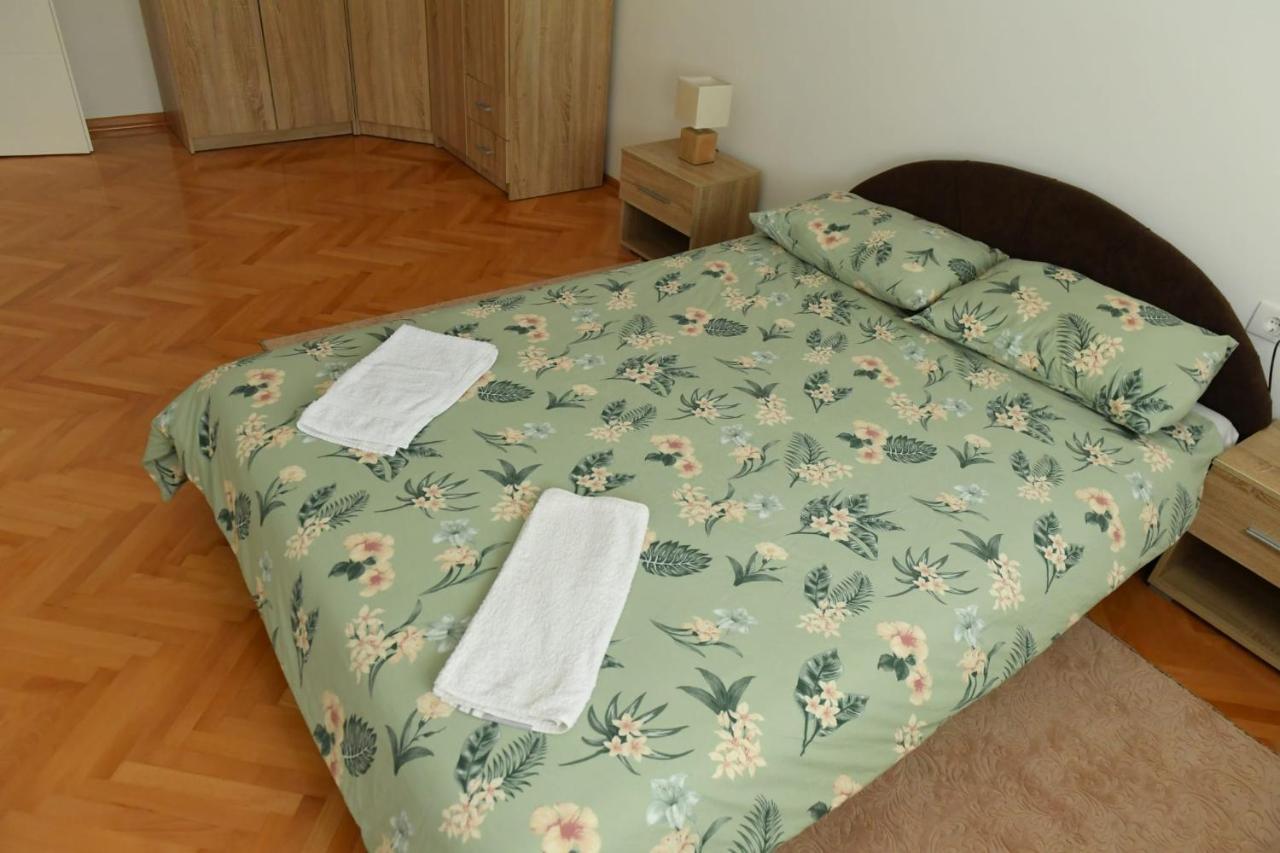Dobi Apartmani Wing Ягодина Екстериор снимка