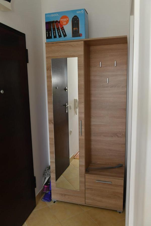 Dobi Apartmani Wing Ягодина Екстериор снимка
